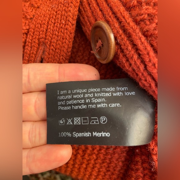 L’envers Annie Cardigan in burgundy EUC - Picture 5 of 7